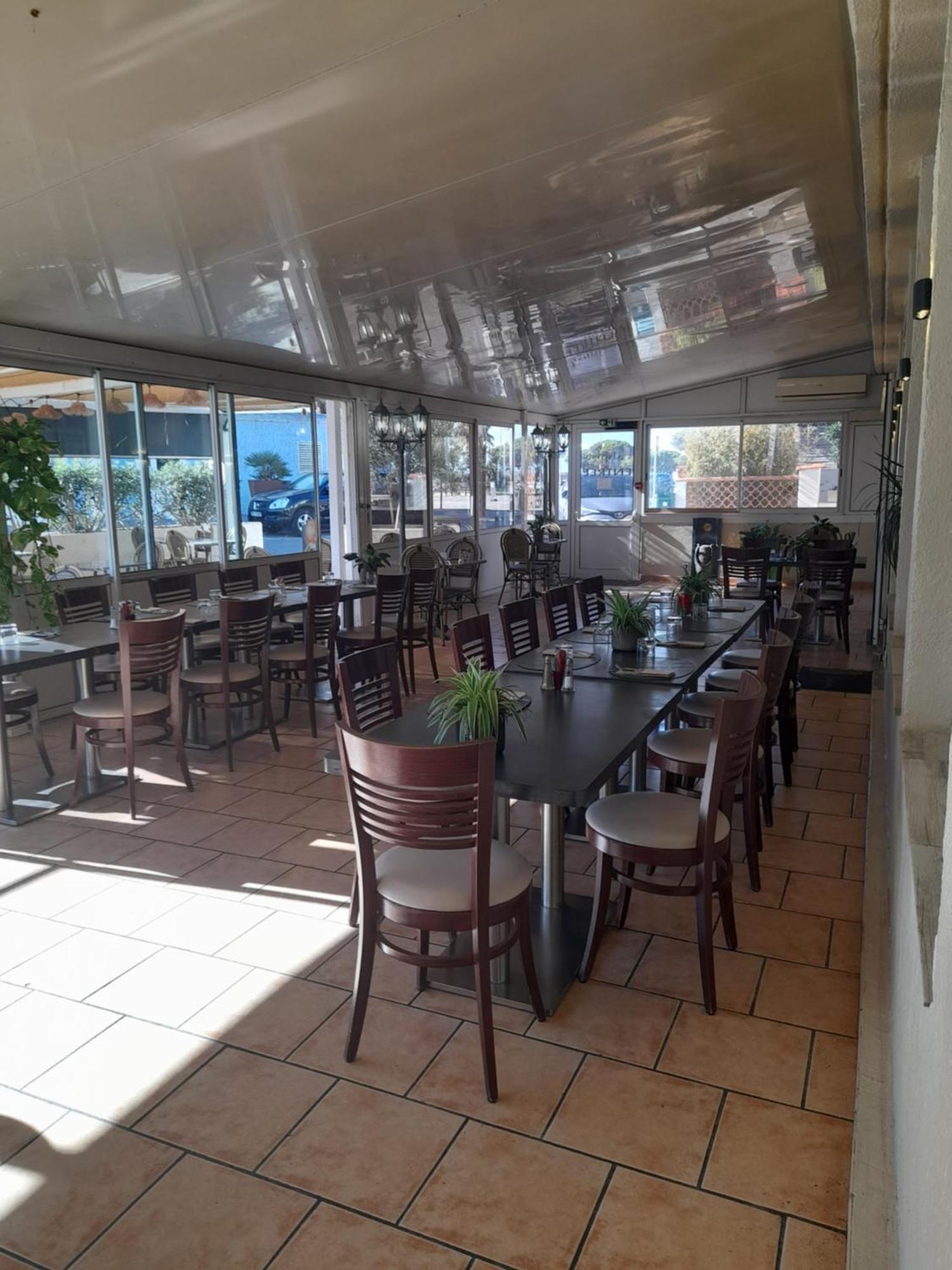 Hotel Restaurant Calypso, à 10 m de la plage Fos-sur-Mer Exterior foto