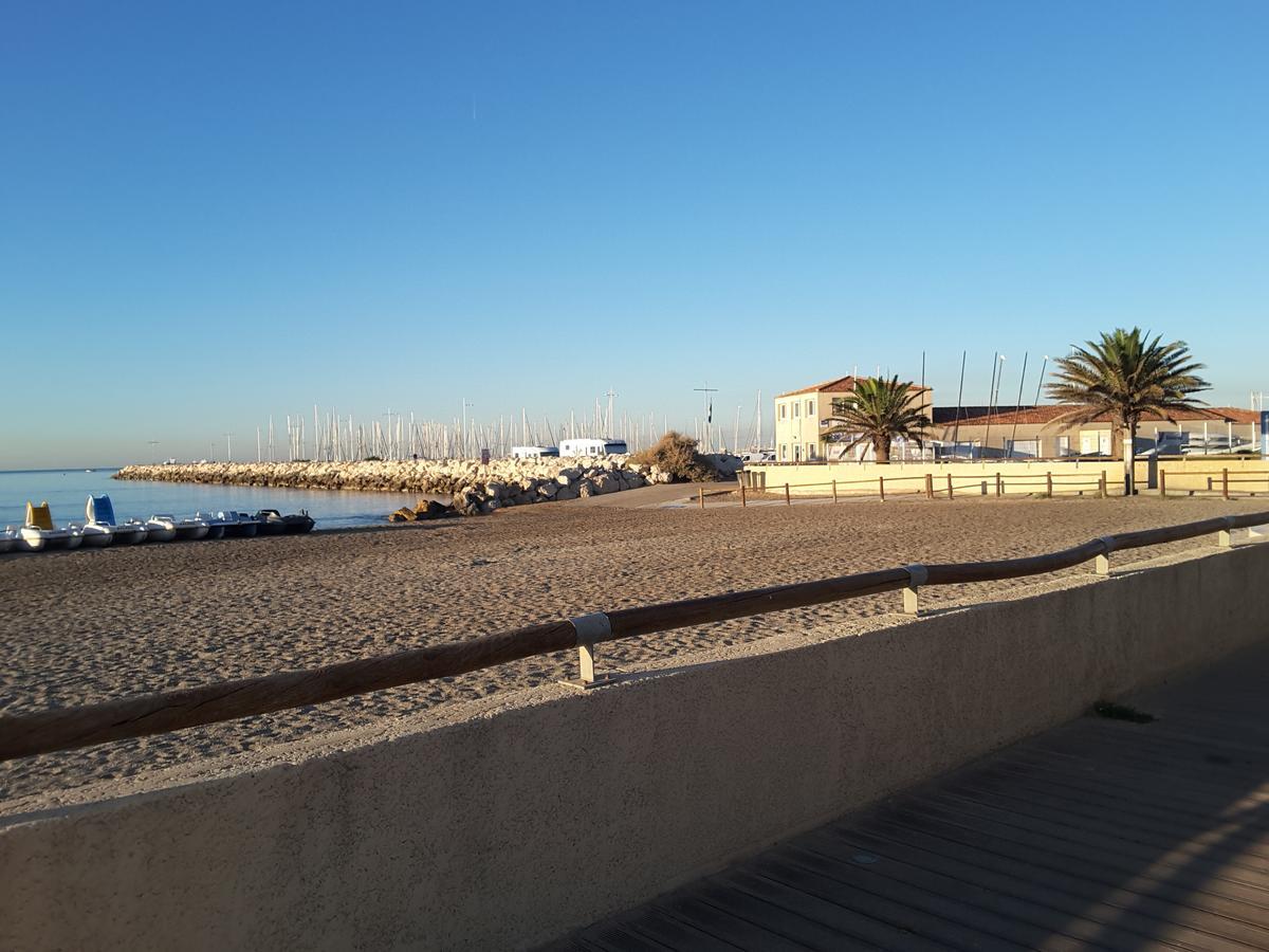 Hotel Restaurant Calypso, à 10 m de la plage Fos-sur-Mer Exterior foto